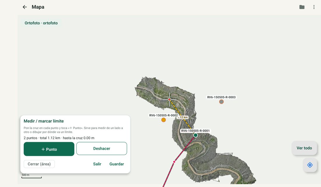 Mapa en tablet con el panel de medir a la izquierda